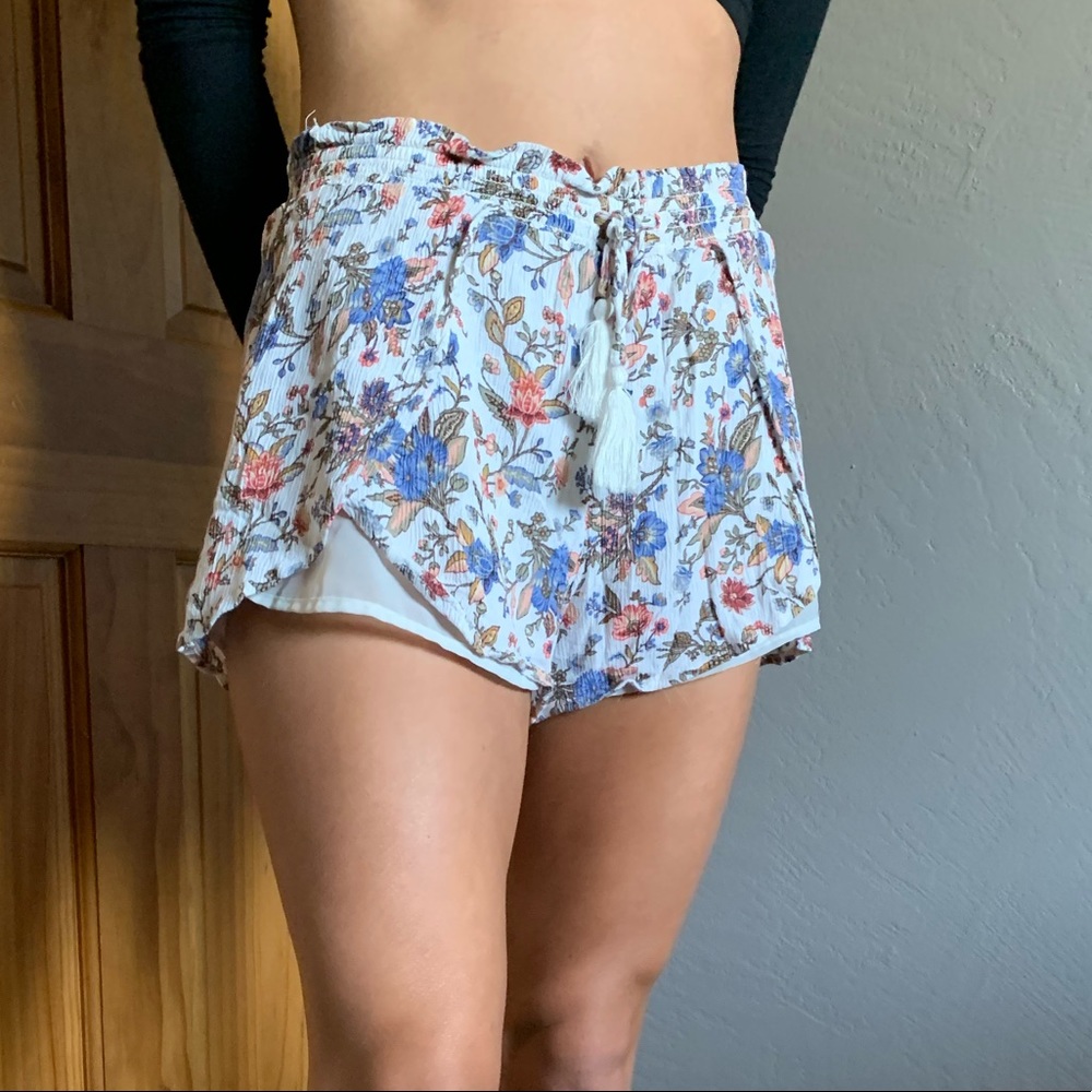 American Eagle flows beach shorts size small